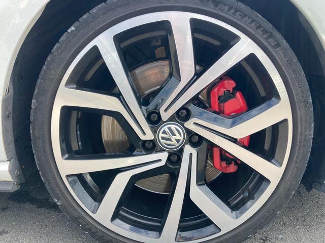 VOLKSWAGEN GOLF GTI PERFORMANCE