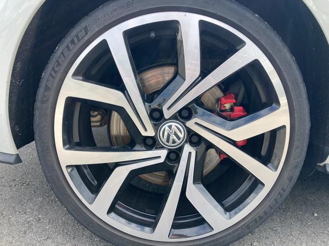 VOLKSWAGEN GOLF GTI PERFORMANCE