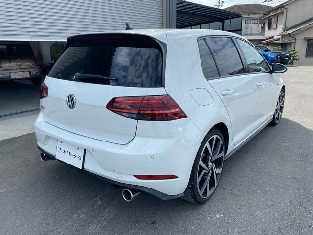 VOLKSWAGEN GOLF GTI PERFORMANCE