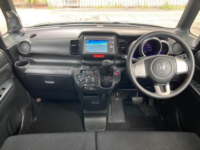 Ｎ－ＢＯＸカスタム Ｇ　ナビ　オートライト　ＨＩＤ　スマートキー　アイドリングストップ　電動格納ミラー　ベンチシート　ＣＶＴ　盗難防止システム　ＡＢＳ　ＥＳＣ　ＣＤ　ＵＳＢ　エアコン　パワーステアリング　パワーウィンドウ（2枚目）