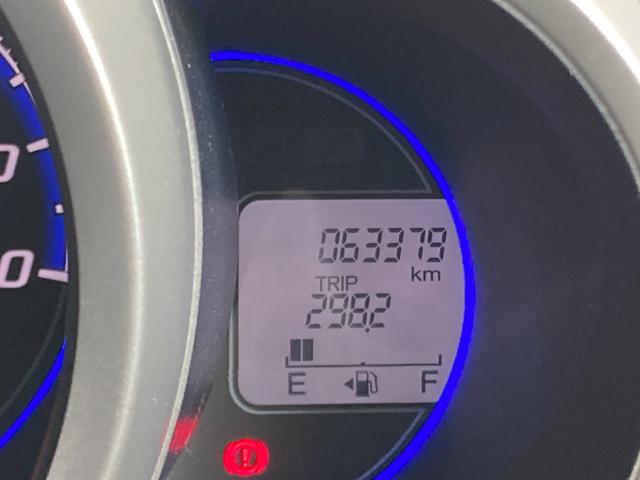 Ｎ－ＢＯＸカスタム Ｇ　ナビ　オートライト　ＨＩＤ　スマートキー　アイドリングストップ　電動格納ミラー　ベンチシート　ＣＶＴ　盗難防止システム　ＡＢＳ　ＥＳＣ　ＣＤ　ＵＳＢ　エアコン　パワーステアリング　パワーウィンドウ（6枚目）