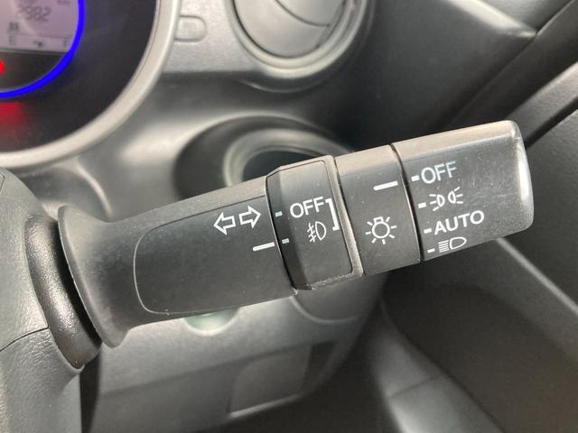 Ｎ－ＢＯＸカスタム Ｇ　ナビ　オートライト　ＨＩＤ　スマートキー　アイドリングストップ　電動格納ミラー　ベンチシート　ＣＶＴ　盗難防止システム　ＡＢＳ　ＥＳＣ　ＣＤ　ＵＳＢ　エアコン　パワーステアリング　パワーウィンドウ（18枚目）