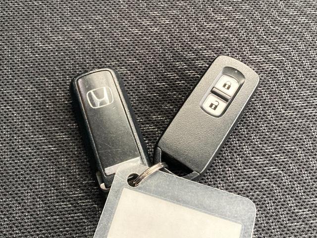 Ｎ－ＢＯＸカスタム Ｇ　ナビ　オートライト　ＨＩＤ　スマートキー　アイドリングストップ　電動格納ミラー　ベンチシート　ＣＶＴ　盗難防止システム　ＡＢＳ　ＥＳＣ　ＣＤ　ＵＳＢ　エアコン　パワーステアリング　パワーウィンドウ（24枚目）