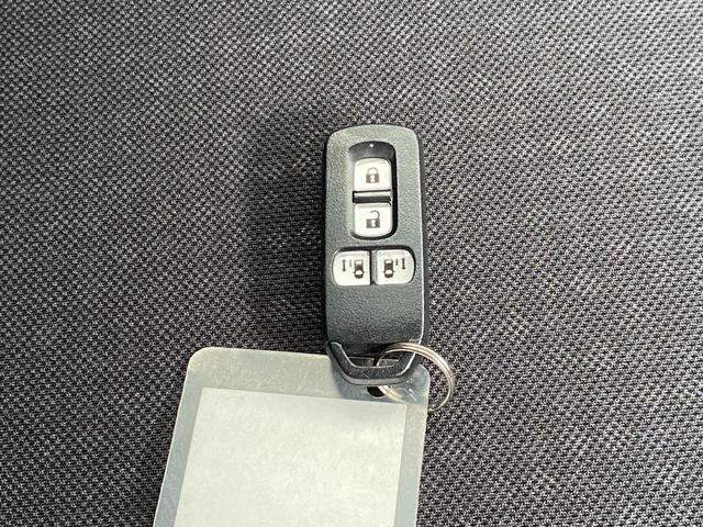 Ｎ－ＢＯＸカスタム Ｇ　ＳＳパッケージ　ＥＴＣ　バックカメラ　両側電動スライドドア　ナビ　ＴＶ　オートクルーズコントロール　衝突被害軽減システム　オートライト　ＨＩＤ　スマートキー　アイドリングストップ　電動格納ミラー　ベンチシート　ＣＶＴ（29枚目）