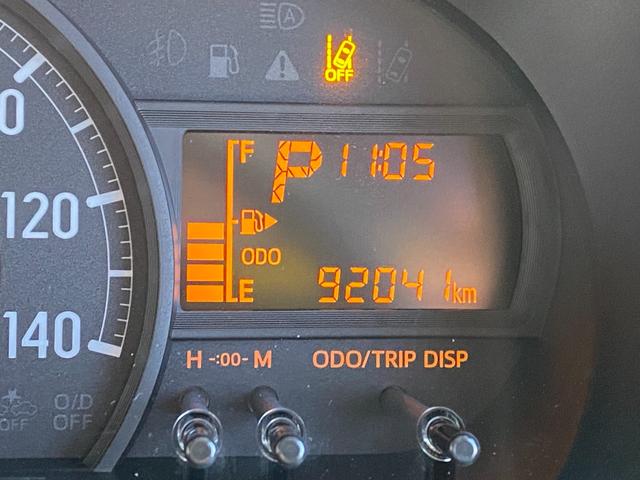 ハイゼットカーゴ クルーズターボ　ＡＴ　衝突被害軽減システム　ＥＴＣ　ナビ　ＴＶ　バックカメラ　両側スライドドア　キーレスエントリー　アイドリングストップ　電動格納ミラー　オートマチックハイビーム　アルミホイール　ＡＢＳ（6枚目）