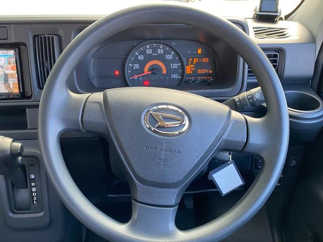 ハイゼットカーゴ クルーズターボ　ＡＴ　衝突被害軽減システム　ＥＴＣ　ナビ　ＴＶ　バックカメラ　両側スライドドア　キーレスエントリー　アイドリングストップ　電動格納ミラー　オートマチックハイビーム　アルミホイール　ＡＢＳ（16枚目）