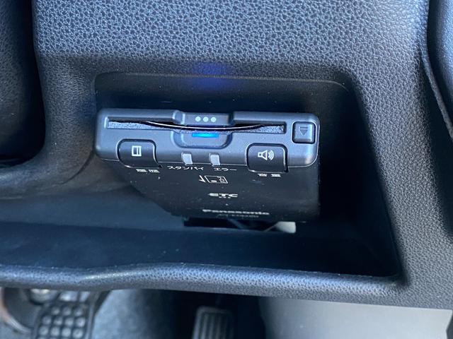 ハイゼットカーゴ クルーズターボ　ＡＴ　衝突被害軽減システム　ＥＴＣ　ナビ　ＴＶ　バックカメラ　両側スライドドア　キーレスエントリー　アイドリングストップ　電動格納ミラー　オートマチックハイビーム　アルミホイール　ＡＢＳ（28枚目）