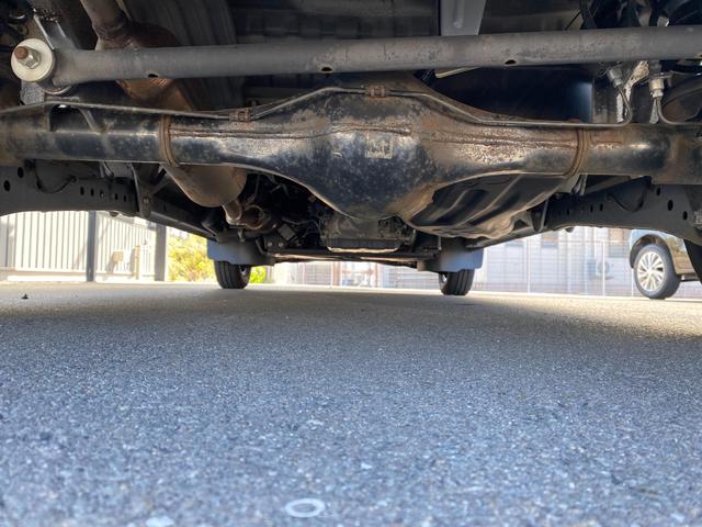 ハイゼットカーゴ クルーズターボ　ＡＴ　衝突被害軽減システム　ＥＴＣ　ナビ　ＴＶ　バックカメラ　両側スライドドア　キーレスエントリー　アイドリングストップ　電動格納ミラー　オートマチックハイビーム　アルミホイール　ＡＢＳ（62枚目）