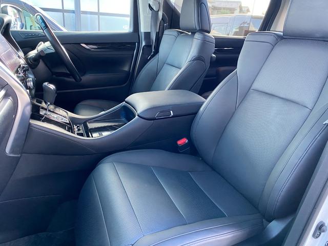 アルファードハイブリッド ＳＲ　Ｃパッケージ　４ＷＤ　全周囲カメラ　ナビ　ＴＶ　クリアランスソナー　オートクルーズコントロール　レーンアシスト　衝突被害軽減システム　両側電動スライドドア　オートマチックハイビーム　オートライト　ＬＥＤヘッドランプ（33枚目）