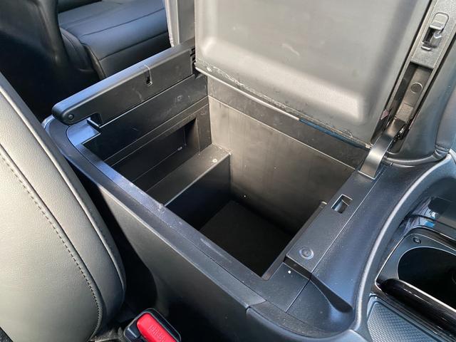 アルファードハイブリッド ＳＲ　Ｃパッケージ　４ＷＤ　全周囲カメラ　ナビ　ＴＶ　クリアランスソナー　オートクルーズコントロール　レーンアシスト　衝突被害軽減システム　両側電動スライドドア　オートマチックハイビーム　オートライト　ＬＥＤヘッドランプ（65枚目）