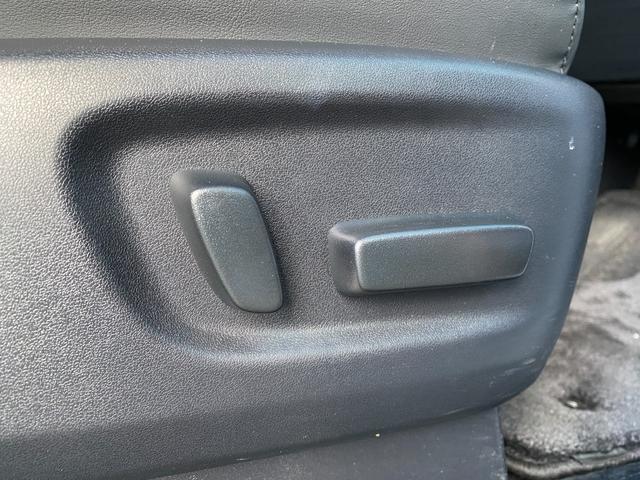 アルファードハイブリッド ＳＲ　Ｃパッケージ　４ＷＤ　全周囲カメラ　ナビ　ＴＶ　クリアランスソナー　オートクルーズコントロール　レーンアシスト　衝突被害軽減システム　両側電動スライドドア　オートマチックハイビーム　オートライト　ＬＥＤヘッドランプ（71枚目）