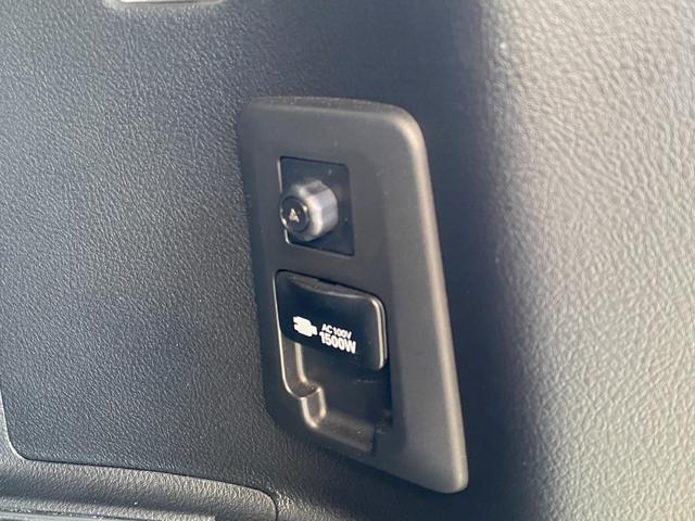 アルファードハイブリッド ＳＲ　Ｃパッケージ　４ＷＤ　全周囲カメラ　ナビ　ＴＶ　クリアランスソナー　オートクルーズコントロール　レーンアシスト　衝突被害軽減システム　両側電動スライドドア　オートマチックハイビーム　オートライト　ＬＥＤヘッドランプ（76枚目）