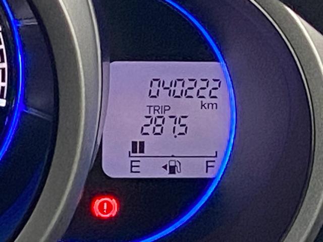 Ｎ－ＢＯＸカスタム Ｇ・Ｌパッケージ　バックカメラ　両側スライド・片側電動　ナビ　ＴＶ　衝突被害軽減システム　オートライト　ＨＩＤ　スマートキー　アイドリングストップ　電動格納ミラー　ベンチシート　ＣＶＴ　盗難防止システム　ＡＢＳ　ＥＳＣ（6枚目）