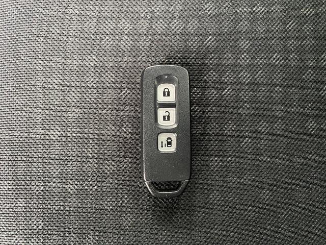 Ｎ－ＢＯＸカスタム Ｇ・Ｌパッケージ　バックカメラ　両側スライド・片側電動　ナビ　ＴＶ　衝突被害軽減システム　オートライト　ＨＩＤ　スマートキー　アイドリングストップ　電動格納ミラー　ベンチシート　ＣＶＴ　盗難防止システム　ＡＢＳ　ＥＳＣ（24枚目）