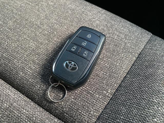 シエンタ ハイブリッドＺ　全周囲カメラ　ナビ　ＴＶ　クリアランスソナー　オートクルーズコントロール　レーンアシスト　衝突被害軽減システム　両側電動スライドドア　オートマチックハイビーム　オートライト　ＬＥＤヘッドランプ（31枚目）