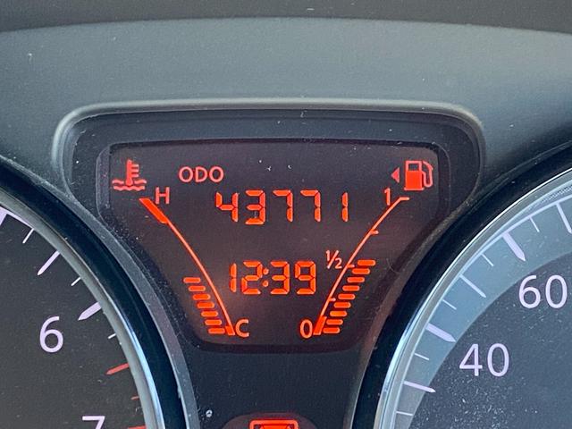 ノート Ｘ　ＥＴＣ　全周囲カメラ　ナビ　ＴＶ　クリアランスソナー　レーンアシスト　衝突被害軽減システム　オートライト　スマートキー　アイドリングストップ　電動格納ミラー　ＣＶＴ　盗難防止システム　衝突安全ボディ（6枚目）