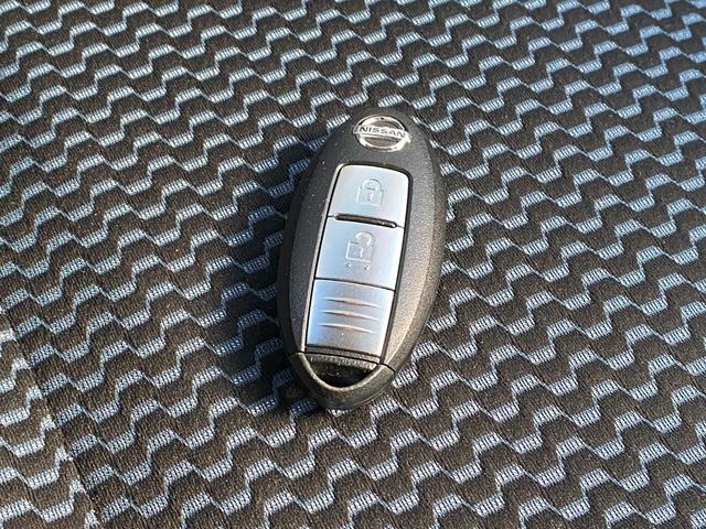 ノート Ｘ　ＥＴＣ　全周囲カメラ　ナビ　ＴＶ　クリアランスソナー　レーンアシスト　衝突被害軽減システム　オートライト　スマートキー　アイドリングストップ　電動格納ミラー　ＣＶＴ　盗難防止システム　衝突安全ボディ（26枚目）