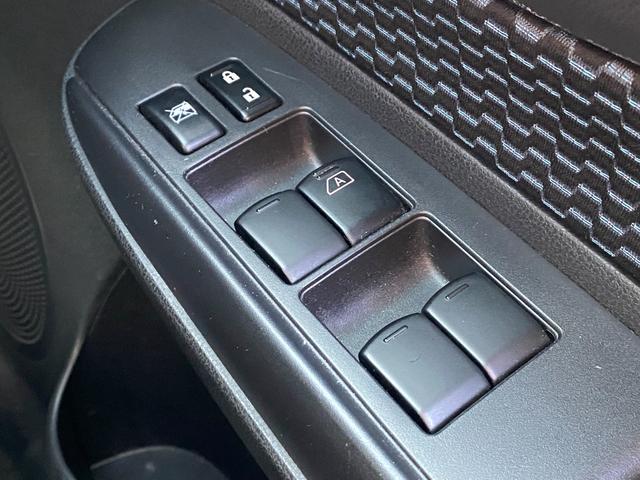 ノート Ｘ　ＥＴＣ　全周囲カメラ　ナビ　ＴＶ　クリアランスソナー　レーンアシスト　衝突被害軽減システム　オートライト　スマートキー　アイドリングストップ　電動格納ミラー　ＣＶＴ　盗難防止システム　衝突安全ボディ（56枚目）