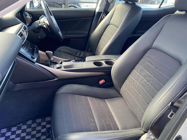 ＩＳ ＩＳ３００ｈ　ドライブレコーダー　ＥＴＣ　オートクルーズコントロール　バックカメラ　ナビ　アルミホイール　オートライト　ＬＥＤヘッドランプ　サンルーフ　ＣＶＴ　シートヒーター　スマートキー　電動格納ミラー（41枚目）