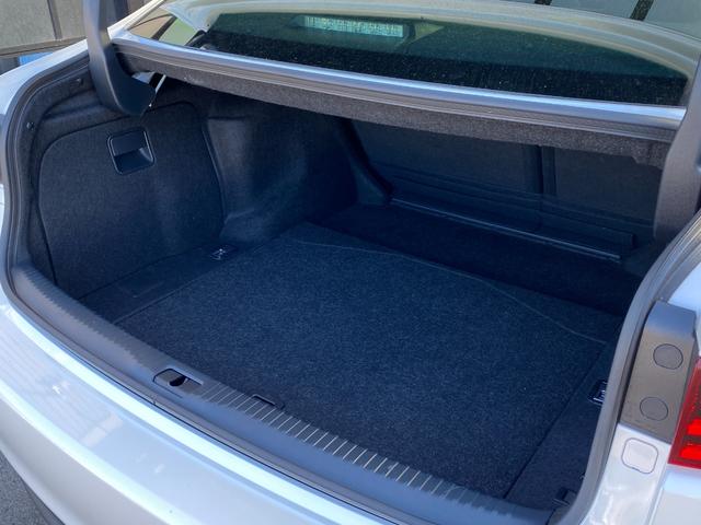 ＩＳ ＩＳ３００ｈ　ドライブレコーダー　ＥＴＣ　オートクルーズコントロール　バックカメラ　ナビ　アルミホイール　オートライト　ＬＥＤヘッドランプ　サンルーフ　ＣＶＴ　シートヒーター　スマートキー　電動格納ミラー（51枚目）