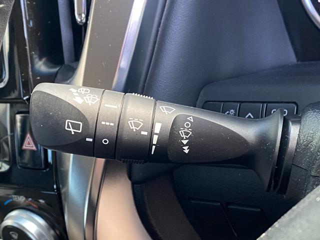 アルファード ２．５Ｓ　ＥＴＣ　バックカメラ　ナビ　ＴＶ　クリアランスソナー　両側電動スライドドア　オートライト　ＬＥＤヘッドランプ　スマートキー　電動格納ミラー　３列シート　オットマン　ＣＶＴ　アルミホイール　ＣＤ（20枚目）