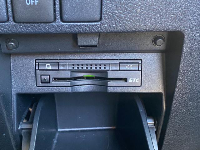 アルファード ２．５Ｓ　ＥＴＣ　バックカメラ　ナビ　ＴＶ　クリアランスソナー　両側電動スライドドア　オートライト　ＬＥＤヘッドランプ　スマートキー　電動格納ミラー　３列シート　オットマン　ＣＶＴ　アルミホイール　ＣＤ（30枚目）
