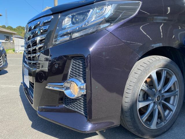 アルファード ２．５Ｓ　ＥＴＣ　バックカメラ　ナビ　ＴＶ　クリアランスソナー　両側電動スライドドア　オートライト　ＬＥＤヘッドランプ　スマートキー　電動格納ミラー　３列シート　オットマン　ＣＶＴ　アルミホイール　ＣＤ（33枚目）