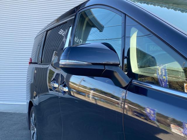 アルファード ２．５Ｓ　ＥＴＣ　バックカメラ　ナビ　ＴＶ　クリアランスソナー　両側電動スライドドア　オートライト　ＬＥＤヘッドランプ　スマートキー　電動格納ミラー　３列シート　オットマン　ＣＶＴ　アルミホイール　ＣＤ（35枚目）