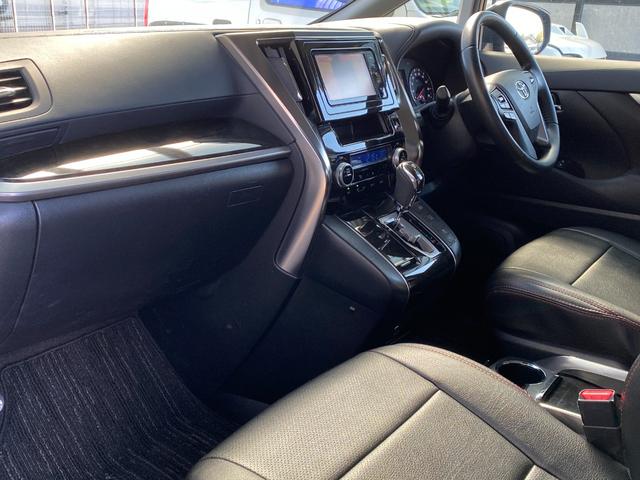 アルファード ２．５Ｓ　ＥＴＣ　バックカメラ　ナビ　ＴＶ　クリアランスソナー　両側電動スライドドア　オートライト　ＬＥＤヘッドランプ　スマートキー　電動格納ミラー　３列シート　オットマン　ＣＶＴ　アルミホイール　ＣＤ（39枚目）