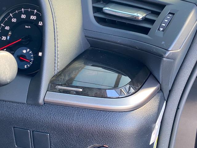 アルファード ２．５Ｓ　ＥＴＣ　バックカメラ　ナビ　ＴＶ　クリアランスソナー　両側電動スライドドア　オートライト　ＬＥＤヘッドランプ　スマートキー　電動格納ミラー　３列シート　オットマン　ＣＶＴ　アルミホイール　ＣＤ（55枚目）