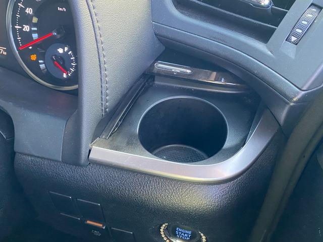 アルファード ２．５Ｓ　Ａパッケージ　ＥＴＣ　全周囲カメラ　ナビ　クリアランスソナー　オートクルーズコントロール　両側電動スライドドア　オートライト　ＬＥＤヘッドランプ　スマートキー　電動格納ミラー　後席モニター　３列シート　オットマン（61枚目）