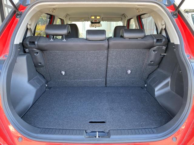 ロッキー プレミアム　全周囲カメラ　クリアランスソナー　オートクルーズコントロール　レーンアシスト　パークアシスト　衝突被害軽減システム　ＴＶ　オートライト　ＬＥＤヘッドランプ　アルミホイール　スマートキー（47枚目）