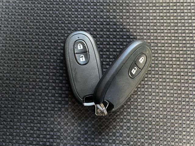 アルトラパン １０ｔｈアニバーサリーリミテッド　ナビ　ＴＶ　オートライト　スマートキー　電動格納ミラー　シートヒーター　ベンチシート　ＣＶＴ　盗難防止システム　ＡＢＳ　ＣＤ　ＤＶＤ再生　ＵＳＢ　アルミホイール　衝突安全ボディ　エアコン（29枚目）