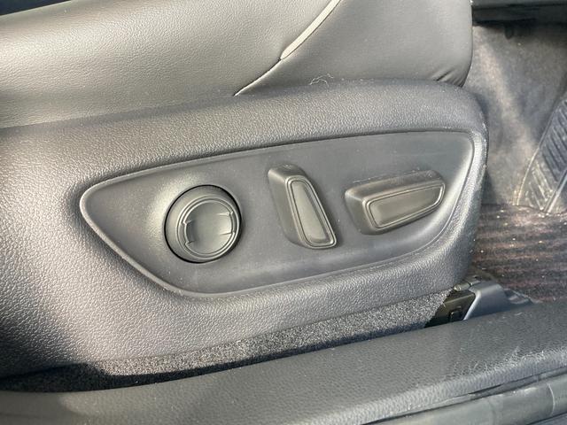 クラウンハイブリッド ＲＳアドバンス　ＥＴＣ　クリアランスソナー　レーンアシスト　オートクルーズコントロール　パークアシスト　衝突被害軽減システム　全周囲カメラ　ナビ　ＴＶ　アルミホイール　オートマチックハイビーム　オートライト（66枚目）