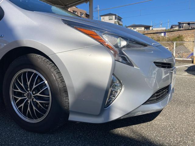 プリウス Ｓ　ＥＴＣ　レーンアシスト　オートクルーズコントロール　バックカメラ　ナビ　ＴＶ　アルミホイール　オートマチックハイビーム　オートライト　ＬＥＤヘッドランプ　ＣＶＴ　スマートキー　アイドリングストップ（34枚目）