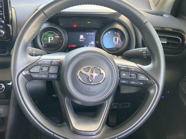 ヤリスクロス ハイブリッドＧ　ドライブレコーダー　ＥＴＣ　バックカメラ　クリアランスソナー　オートクルーズコントロール　レーンアシスト　衝突被害軽減システム　オートマチックハイビーム　オートライト　アルミホイール　スマートキー（12枚目）