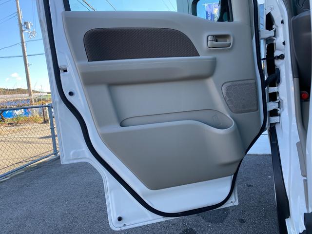 エブリイ ジョイン　両側スライドドア　ナビ　ＴＶ　キーレスエントリー　電動格納ミラー　ＭＴ　盗難防止システム　ＡＢＳ　ＣＤ　ＤＶＤ再生　ＵＳＢ　ミュージックプレイヤー接続可　衝突安全ボディ　エアコン　パワーステアリング（35枚目）