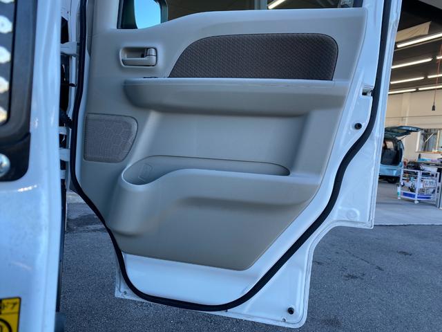 エブリイ ジョイン　両側スライドドア　ナビ　ＴＶ　キーレスエントリー　電動格納ミラー　ＭＴ　盗難防止システム　ＡＢＳ　ＣＤ　ＤＶＤ再生　ＵＳＢ　ミュージックプレイヤー接続可　衝突安全ボディ　エアコン　パワーステアリング（36枚目）