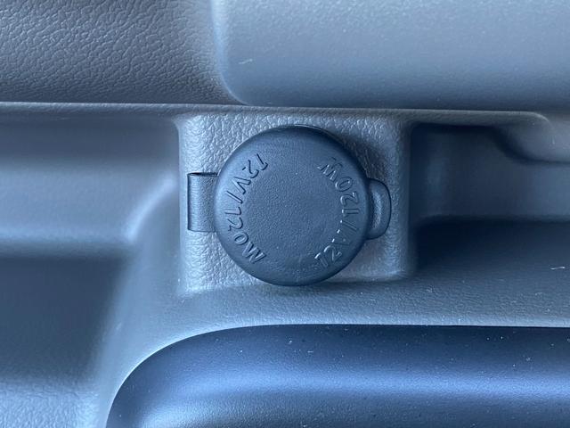 エブリイ ジョイン　両側スライドドア　ナビ　ＴＶ　キーレスエントリー　電動格納ミラー　ＭＴ　盗難防止システム　ＡＢＳ　ＣＤ　ＤＶＤ再生　ＵＳＢ　ミュージックプレイヤー接続可　衝突安全ボディ　エアコン　パワーステアリング（71枚目）