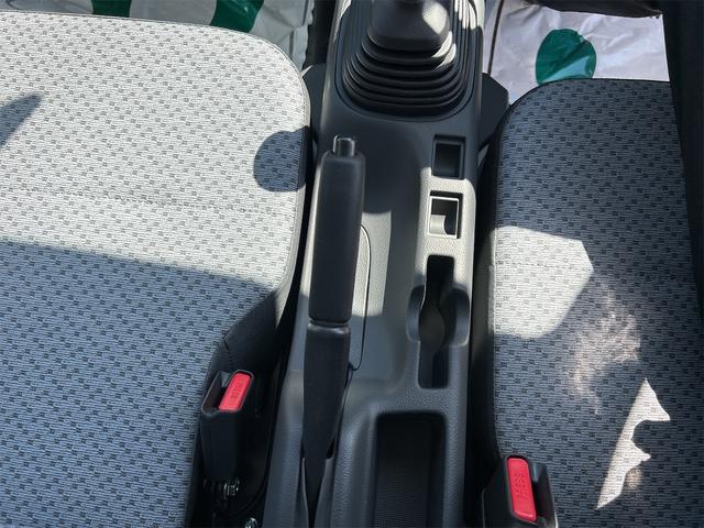 KCエアコン・パワステ 4WD 軽トラック 三方開 MT オートライト ESC エアコン 運転席エアバッグ 助手席エアバッグ(31枚目)