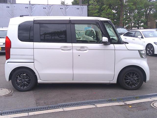 Ｎ－ＢＯＸ Ｇ・Ｌホンダセンシング　衝突被害軽減ブレーキ　純正ナビ　Ｂカメラ　禁煙車　ＥＴＣ　スライドドア　レーンキープアシスト　Ｂｌｕｅｔｏｏｔｈ接続　フルセグＴＶ　社外品アルミ　スマートキー（11枚目）