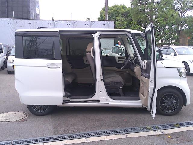 Ｎ－ＢＯＸ Ｇ・Ｌホンダセンシング　衝突被害軽減ブレーキ　純正ナビ　Ｂカメラ　禁煙車　ＥＴＣ　スライドドア　レーンキープアシスト　Ｂｌｕｅｔｏｏｔｈ接続　フルセグＴＶ　社外品アルミ　スマートキー（12枚目）