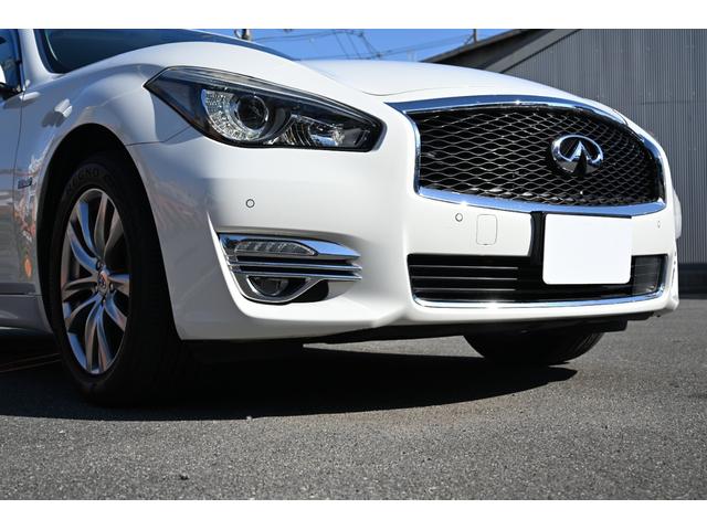 フーガハイブリッド ベースグレード　全方位運転支援システム　本革シート　アラウンドビューモニター　シートヒーター／シートエアコン　クルーズコントロール　禁煙車　ＥＴＣ　ＬＥＤヘッドライト　障害物センサー　ナビ　テレビ　パワーシート（9枚目）