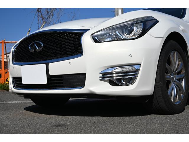 フーガハイブリッド ベースグレード　全方位運転支援システム　本革シート　アラウンドビューモニター　シートヒーター／シートエアコン　クルーズコントロール　禁煙車　ＥＴＣ　ＬＥＤヘッドライト　障害物センサー　ナビ　テレビ　パワーシート（10枚目）