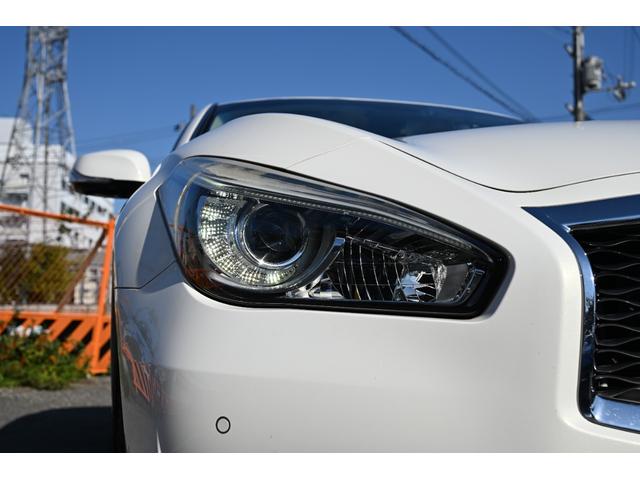 フーガハイブリッド ベースグレード　全方位運転支援システム　本革シート　アラウンドビューモニター　シートヒーター／シートエアコン　クルーズコントロール　禁煙車　ＥＴＣ　ＬＥＤヘッドライト　障害物センサー　ナビ　テレビ　パワーシート（12枚目）