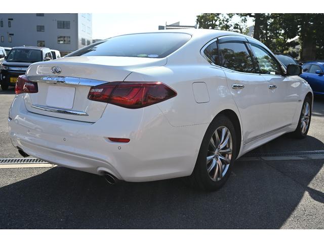 フーガハイブリッド ベースグレード　全方位運転支援システム　本革シート　アラウンドビューモニター　シートヒーター／シートエアコン　クルーズコントロール　禁煙車　ＥＴＣ　ＬＥＤヘッドライト　障害物センサー　ナビ　テレビ　パワーシート（23枚目）