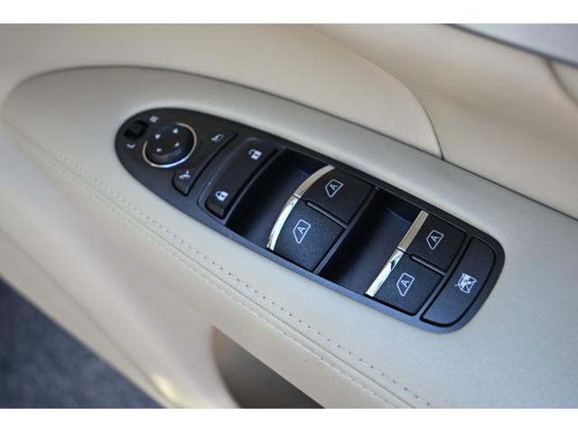 フーガハイブリッド ベースグレード　全方位運転支援システム　本革シート　アラウンドビューモニター　シートヒーター／シートエアコン　クルーズコントロール　禁煙車　ＥＴＣ　ＬＥＤヘッドライト　障害物センサー　ナビ　テレビ　パワーシート（41枚目）