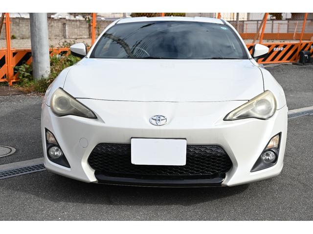 ８６ ＧＴリミテッド　クラッチオーバーホール済み　ＴＲＤ製（フェンダーフィン　前後ブレーキパッド）　ケンウッド製ナビ　フルセグＴＶ　バックモニター　Ｂｌｕｅｔｏｏｔｈ接続　ハーフレザーシート　シートヒーター　リアスポイラー（6枚目）