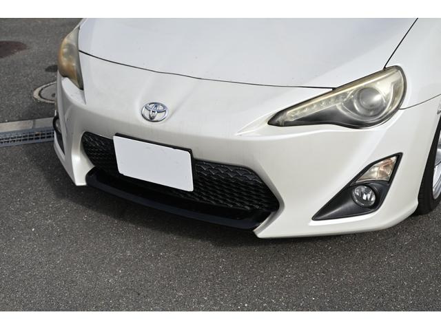 ８６ ＧＴリミテッド　クラッチオーバーホール済み　ＴＲＤ製（フェンダーフィン　前後ブレーキパッド）　ケンウッド製ナビ　フルセグＴＶ　バックモニター　Ｂｌｕｅｔｏｏｔｈ接続　ハーフレザーシート　シートヒーター　リアスポイラー（11枚目）