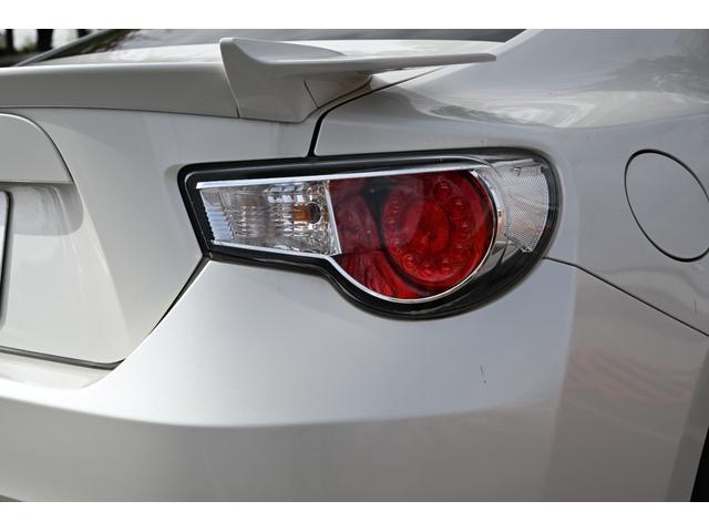 ８６ ＧＴリミテッド　クラッチオーバーホール済み　ＴＲＤ製（フェンダーフィン　前後ブレーキパッド）　ケンウッド製ナビ　フルセグＴＶ　バックモニター　Ｂｌｕｅｔｏｏｔｈ接続　ハーフレザーシート　シートヒーター　リアスポイラー（23枚目）